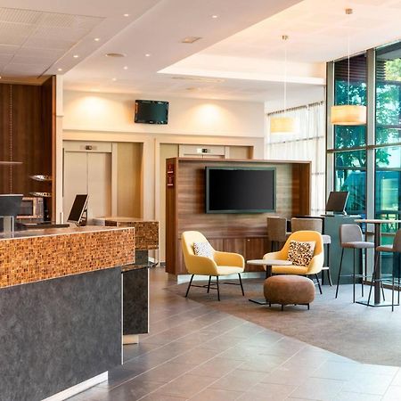 Courtyard By Marriott Paris Saint Denis Hotel Bagian luar foto