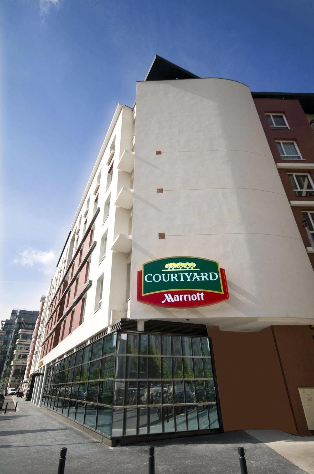 Courtyard By Marriott Paris Saint Denis Hotel Bagian luar foto