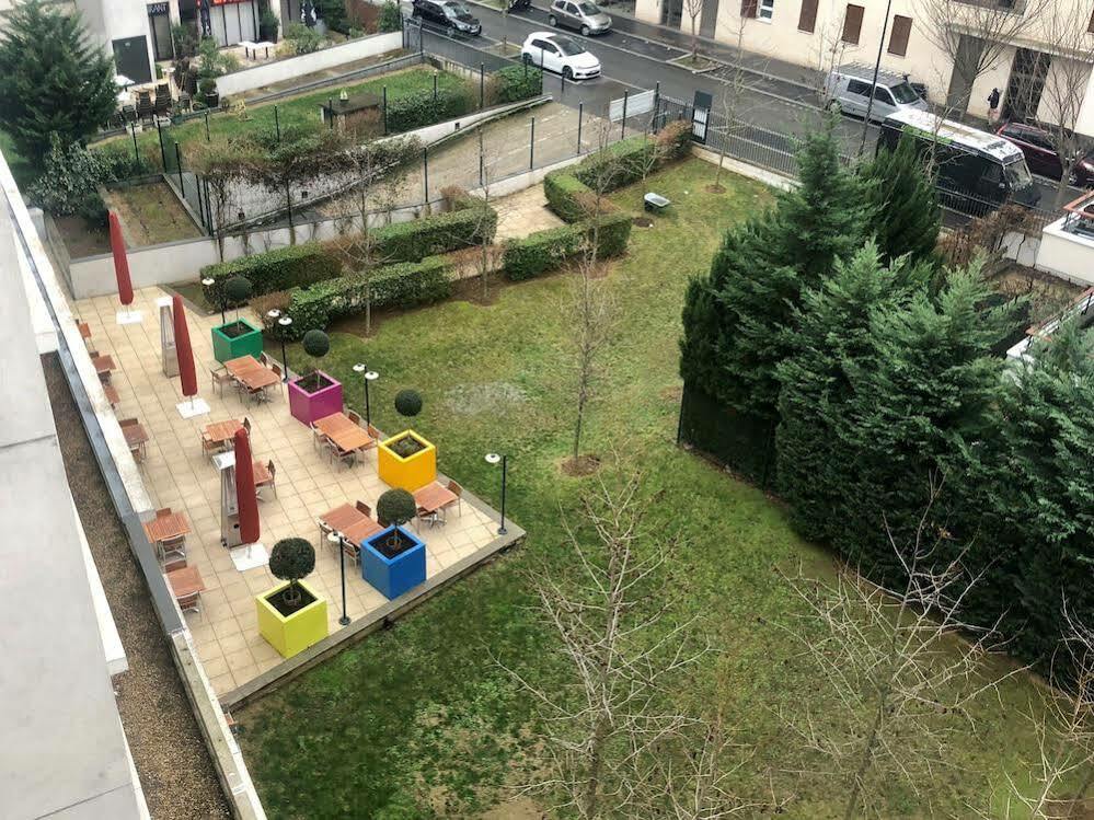 Courtyard By Marriott Paris Saint Denis Hotel Bagian luar foto